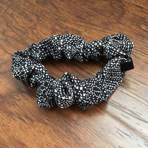 Lululemon scrunchie